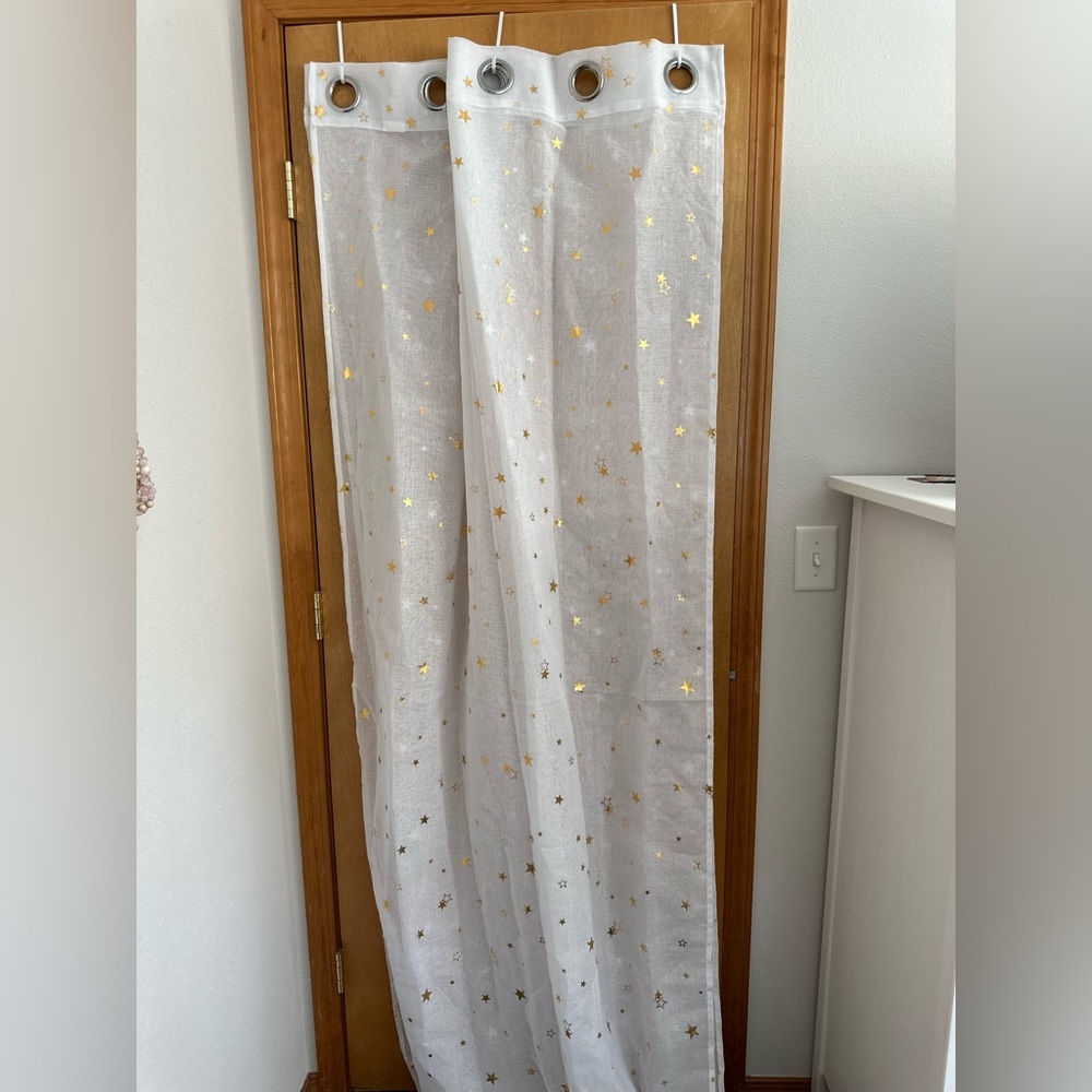 Curtain Collection - Picture 5 of 10